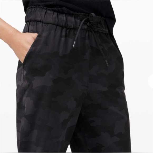 Lululemon Stretch High-Rise Jogger Heritage 365 Camo Deep Coal Multi Sz 8 - Picture 3 of 11